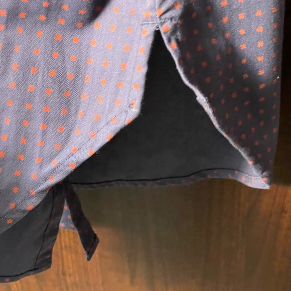 Columbia casual button up shirt with hood and tabs to roll up sleeves - Picture 8 of 10